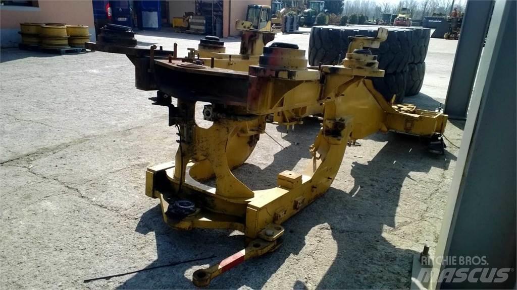 CAT 962H 底盘和悬架