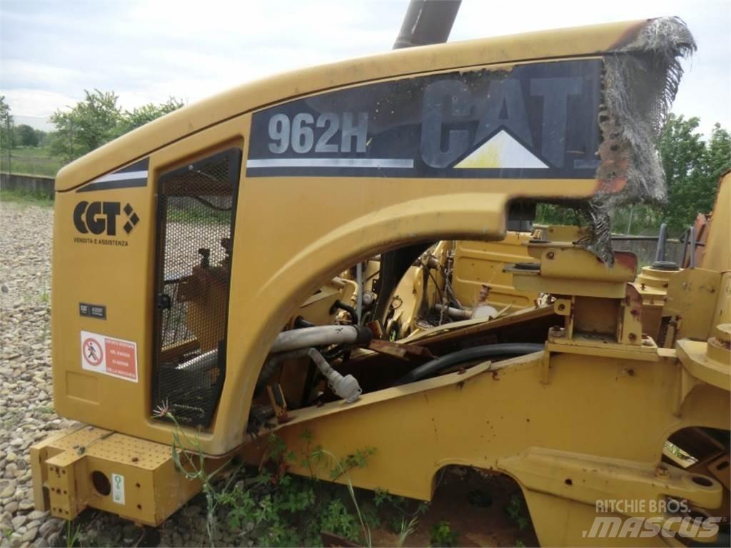 CAT 962H 底盘和悬架