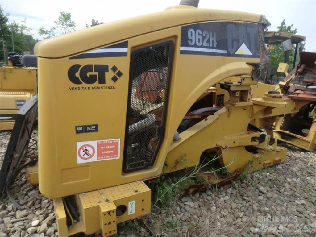 CAT 962H 底盘和悬架