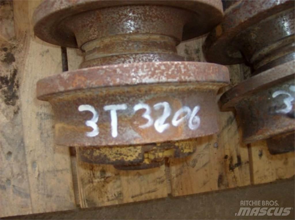CAT 963 履带、链条和底盘