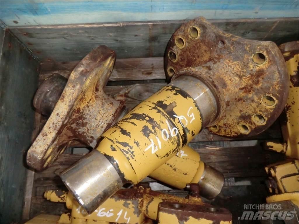CAT 963C 履带、链条和底盘
