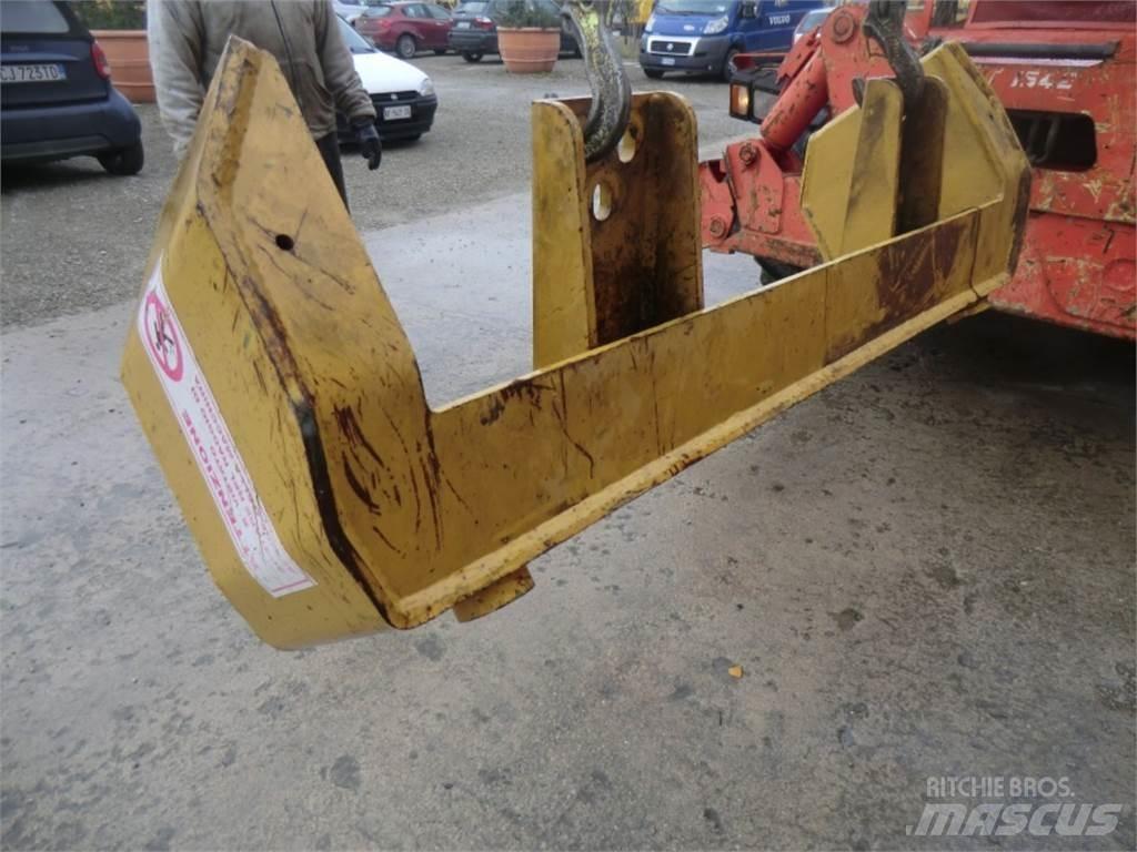 CAT 963D 底盘和悬架