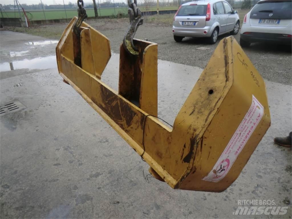 CAT 963D 底盘和悬架