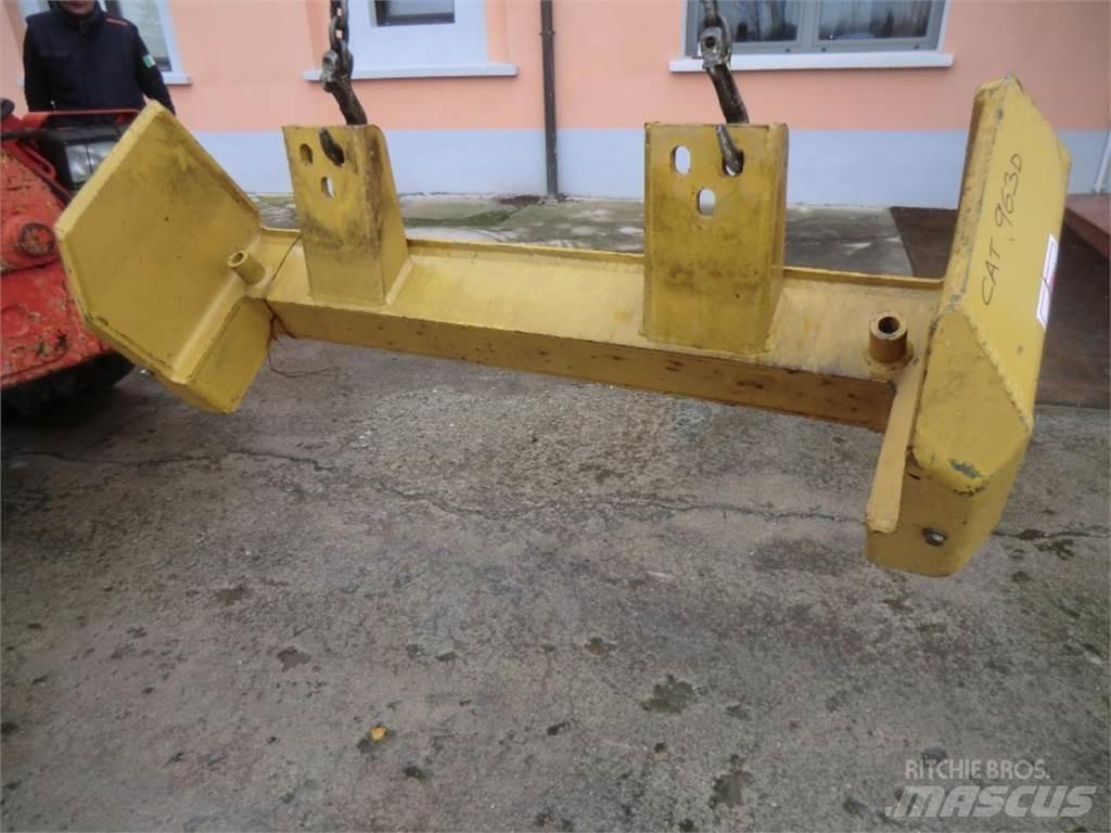 CAT 963D 底盘和悬架