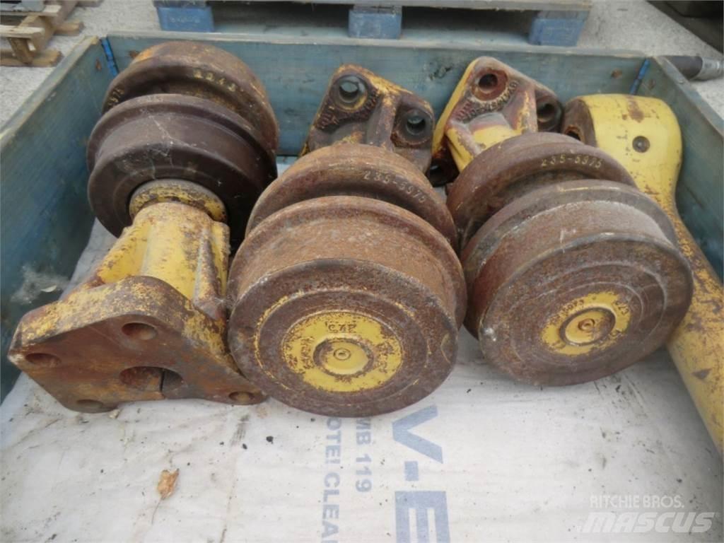 CAT 963D 履带、链条和底盘