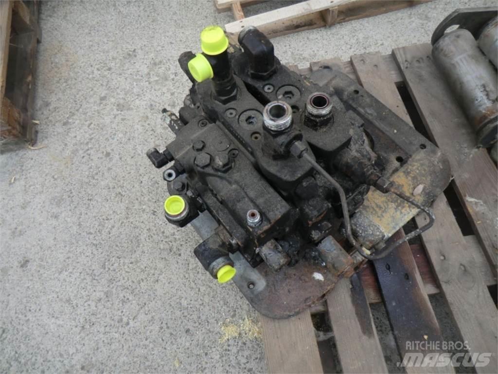 CAT 963D 建筑机械-其他