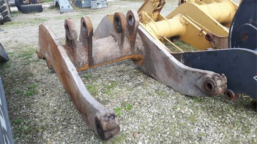 CAT 988B 底盘和悬架