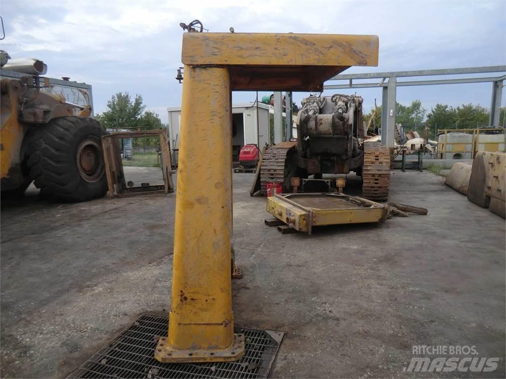 CAT 988B 底盘和悬架