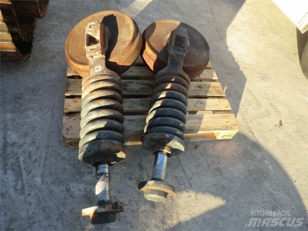 CAT 988F 底盘和悬架