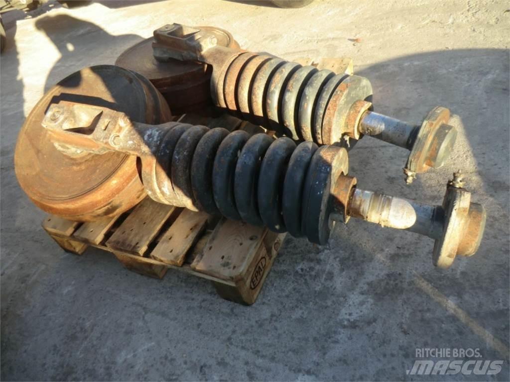 CAT 988F 底盘和悬架