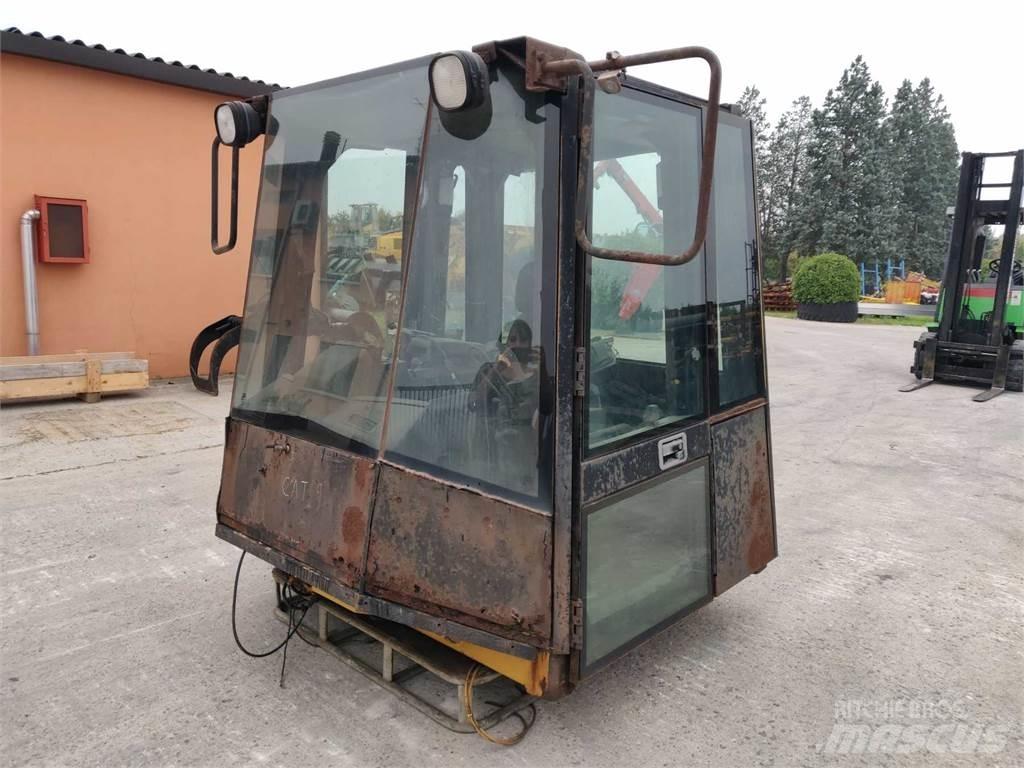 CAT 988G 底盘和悬架