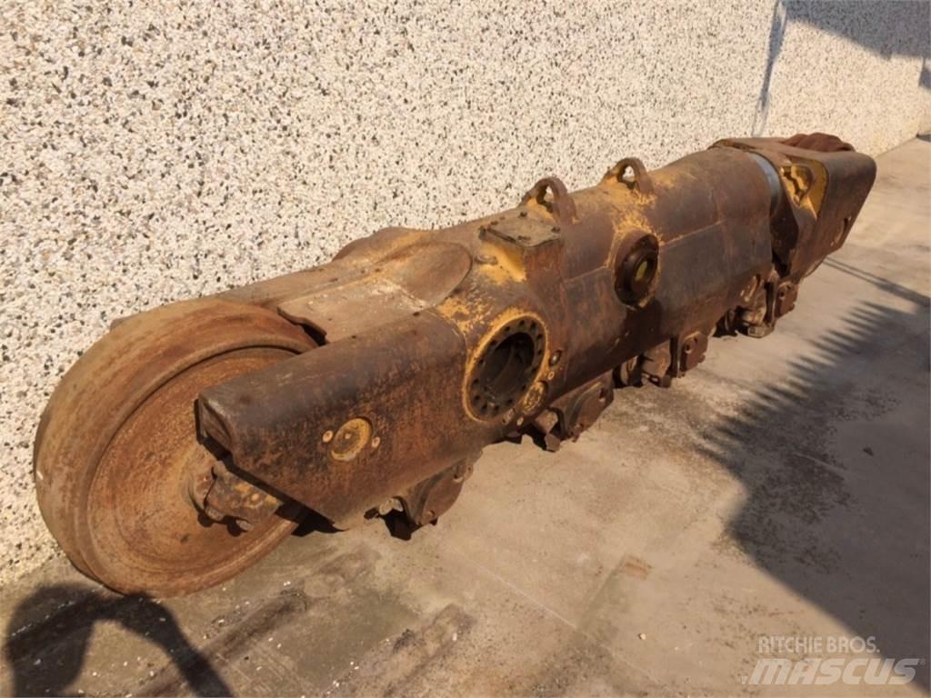 CAT  D8L 履带、链条和底盘
