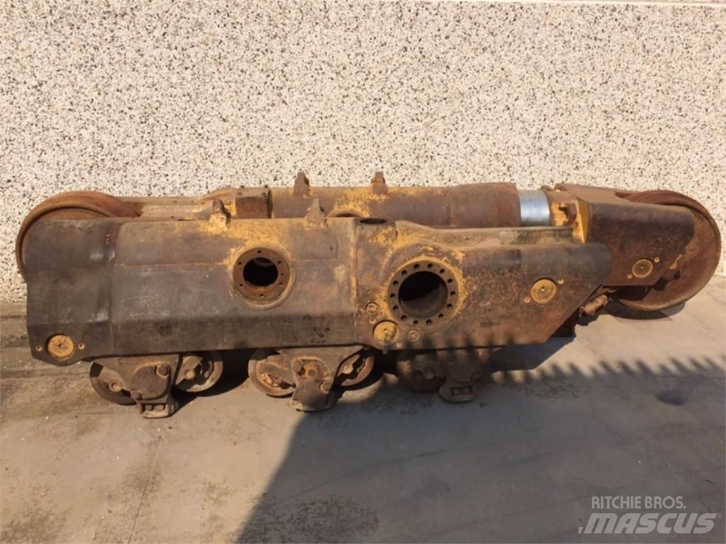 CAT  D8L 履带、链条和底盘