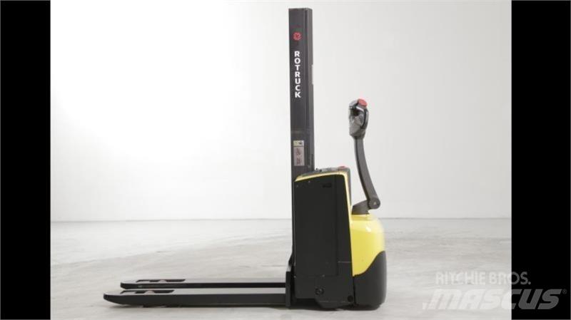 BT SWE080L 行走式堆垛机