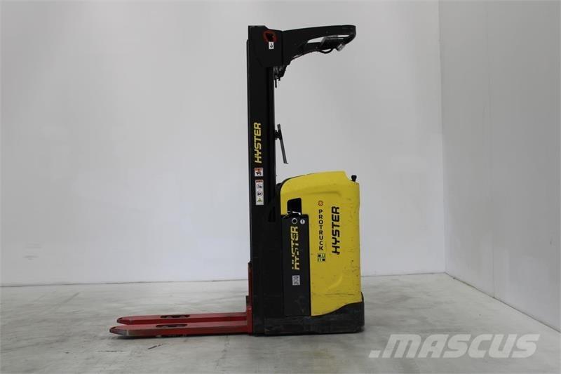 Hyster RS1.6 行走式堆垛机
