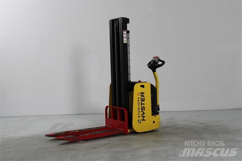 Hyster S1.0E 行走式堆垛机