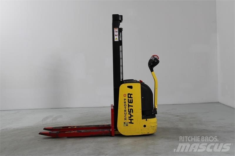 Hyster S1.0E 行走式堆垛机
