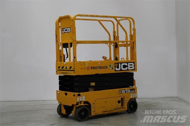 JCB S1930E 剪叉式升降机