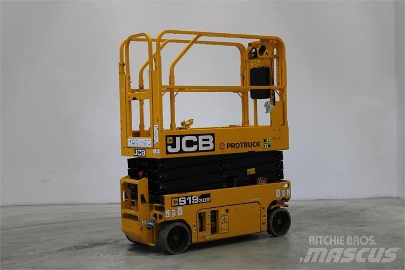 JCB S1930E 剪叉式升降机
