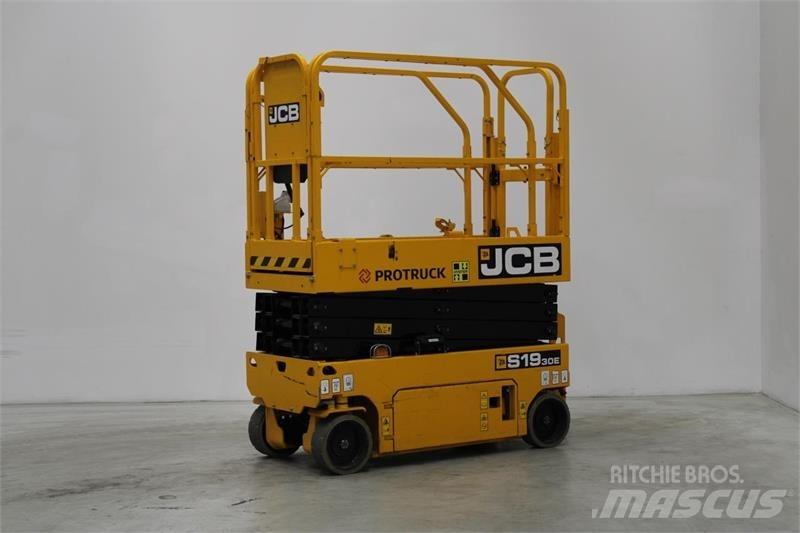 JCB S1930E 剪叉式升降机
