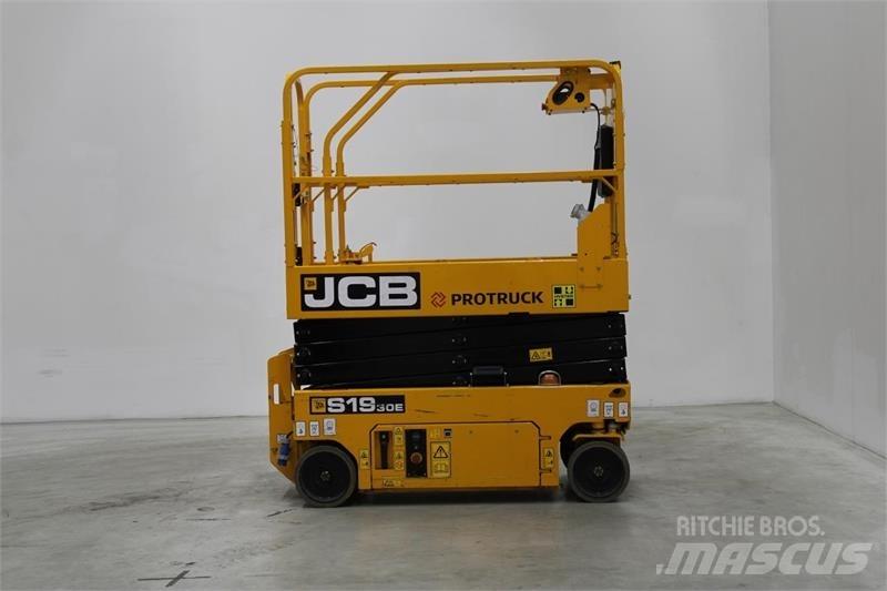 JCB S1930E 剪叉式升降机