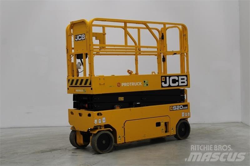 JCB S2032E 剪叉式升降机