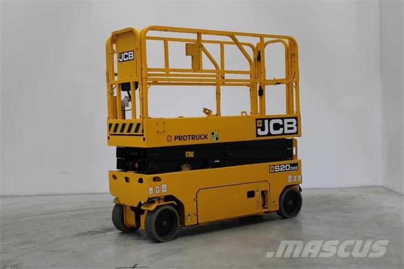JCB S2032E 剪叉式升降机