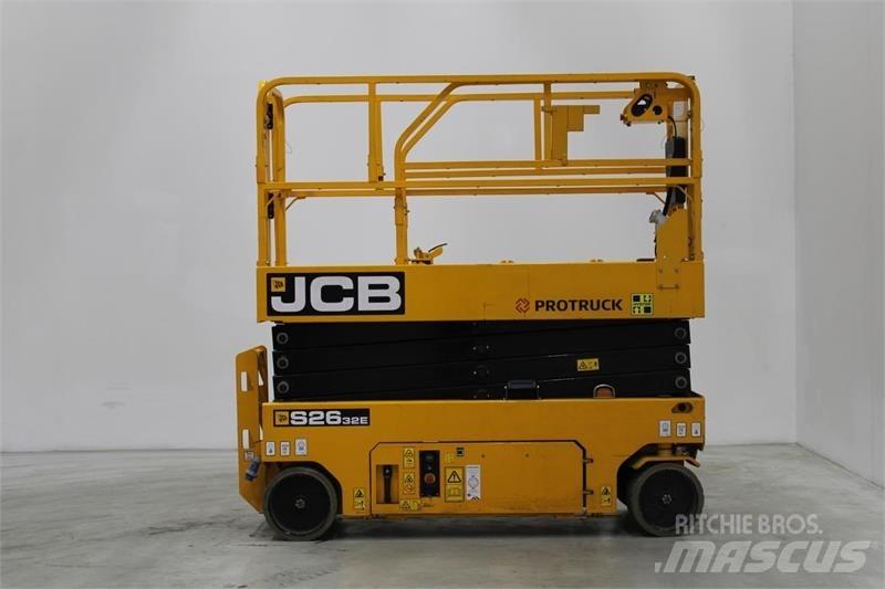 JCB S2032E 剪叉式升降机