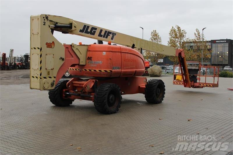 JLG 800AJ 曲臂高空工作平台