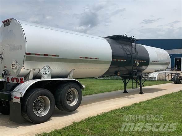 Etnyre ARA 7,250 油罐半挂车