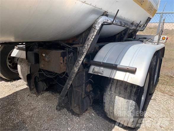 Etnyre STEEL 7,500 油罐半挂车
