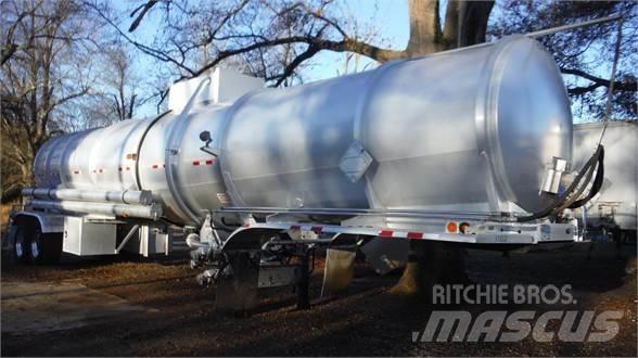 Polar ACX8 8,400 油罐半挂车