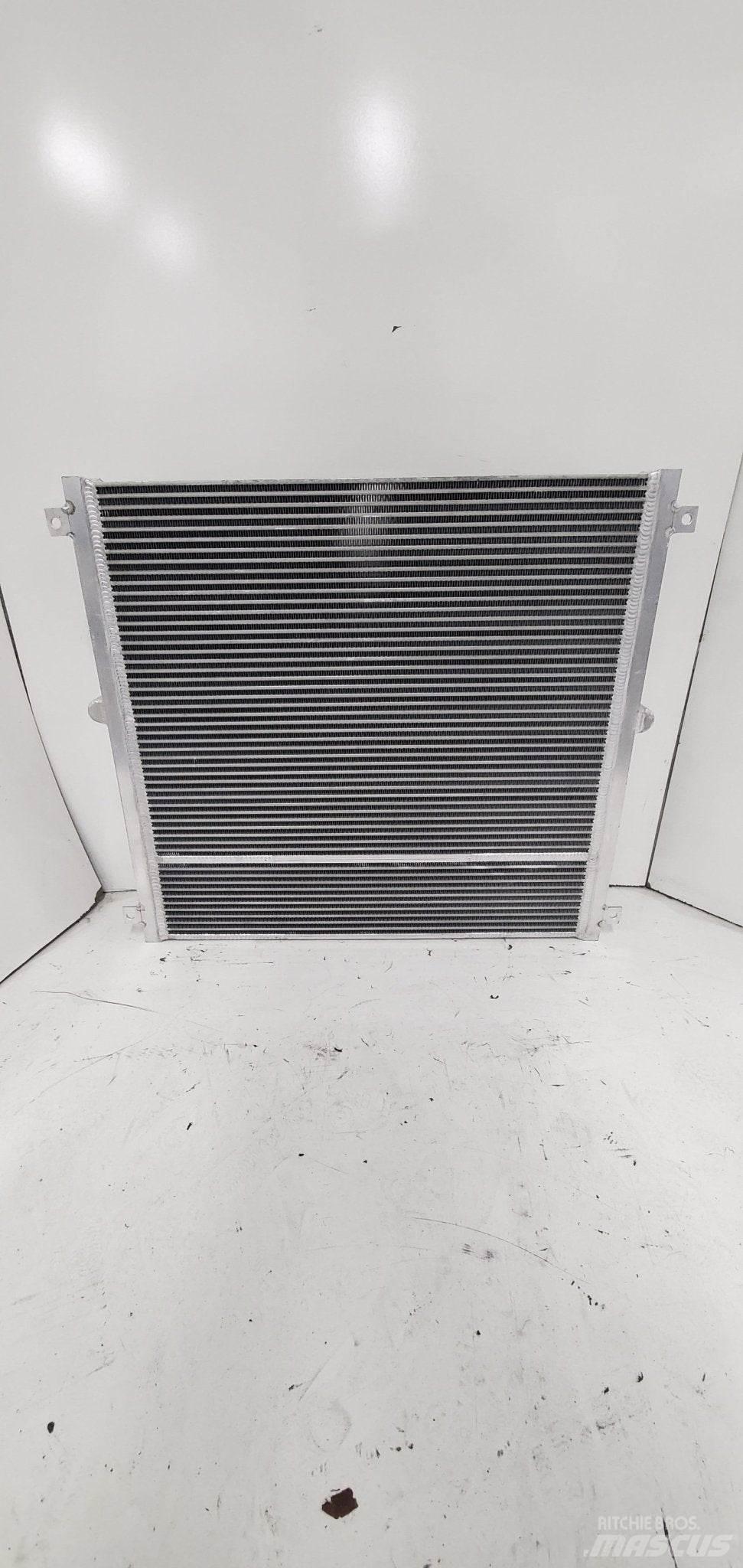 CASE 210 散热器