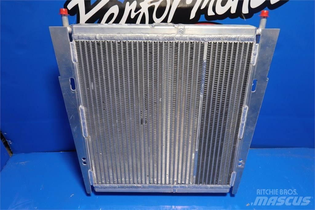 CASE 580L 散热器