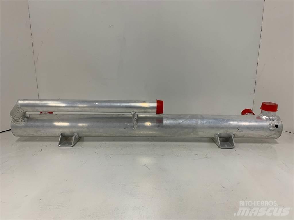CASE 821B 散热器