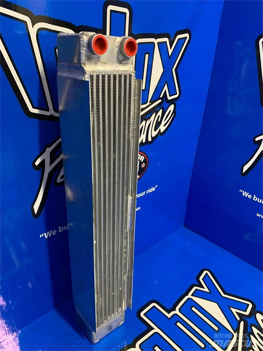 CAT D5N 散热器