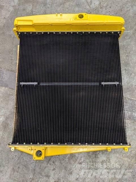 CAT D8H 散热器