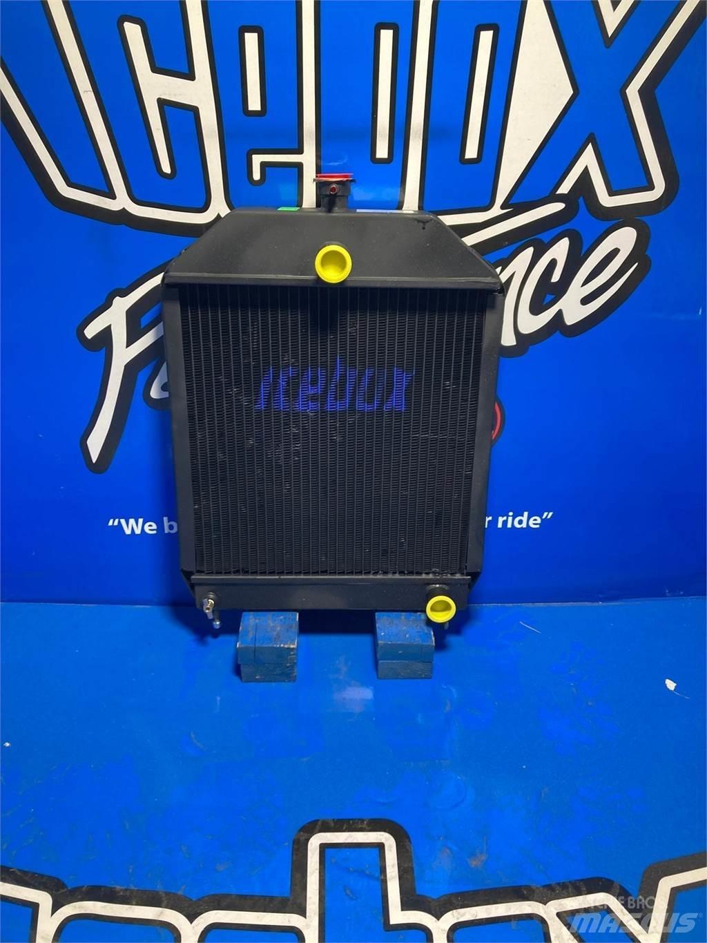 Cummins  散热器