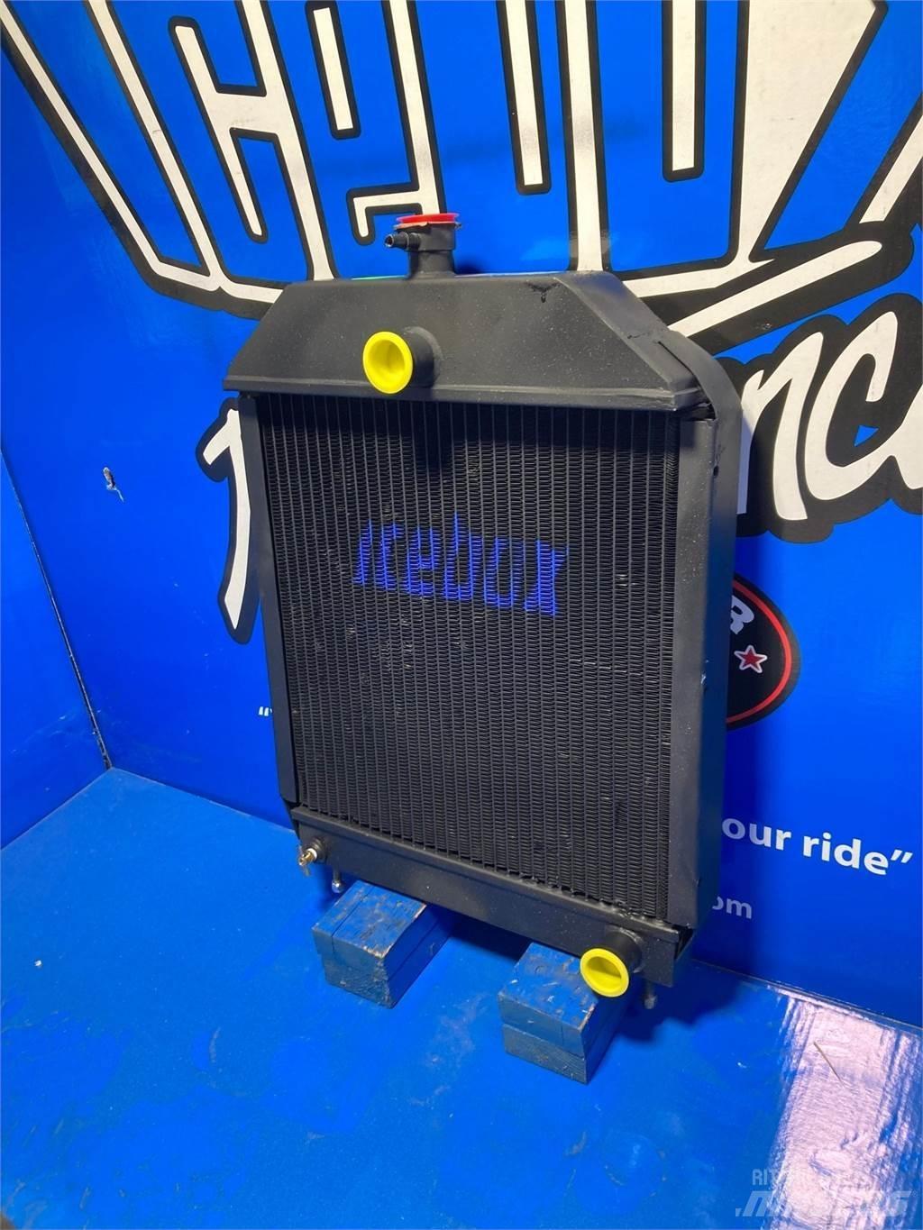 Cummins  散热器
