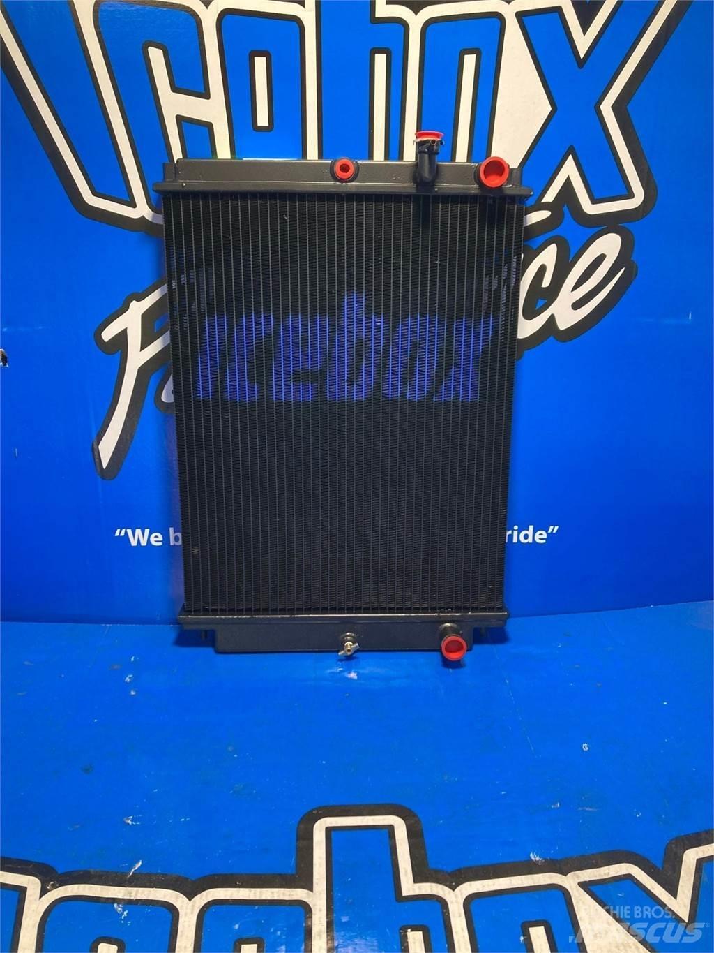 Nissan UD 散热器