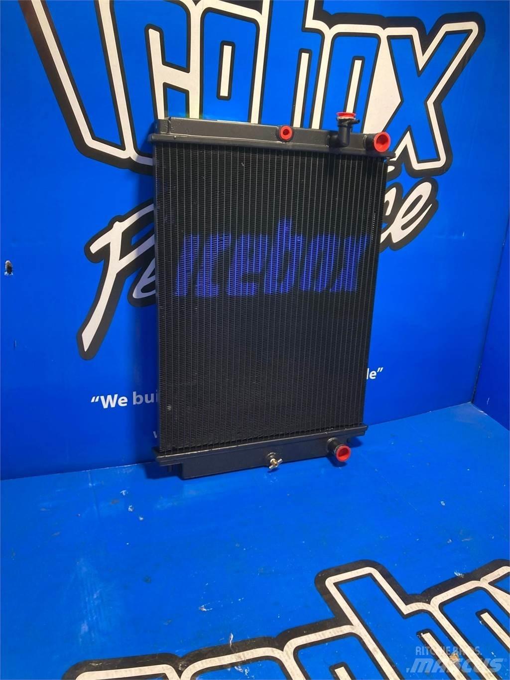 Nissan UD 散热器