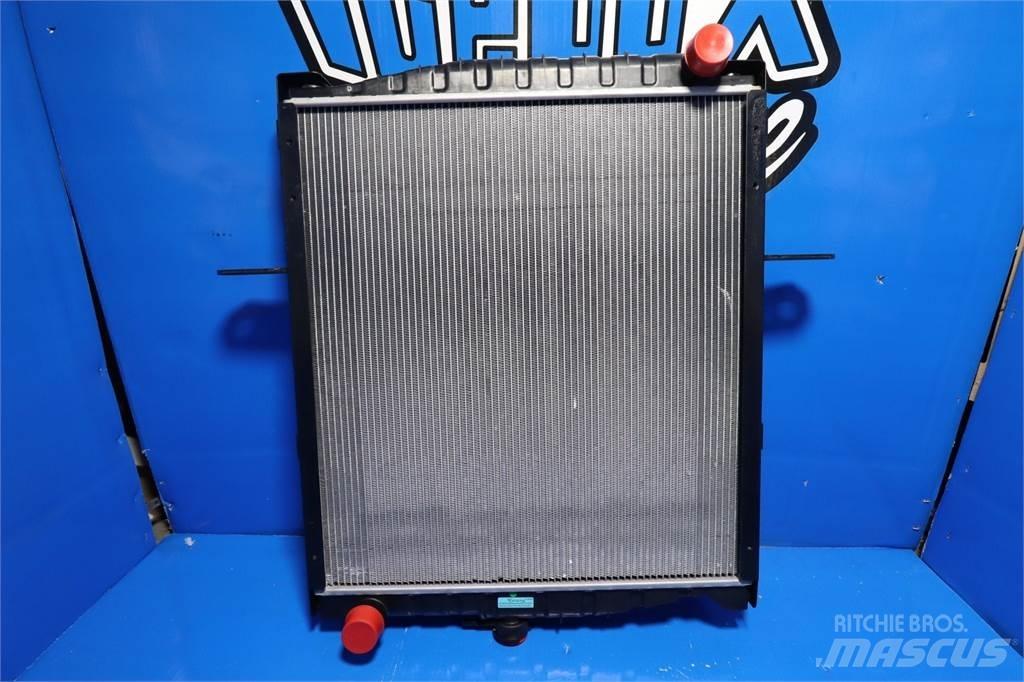 Nissan UD 散热器