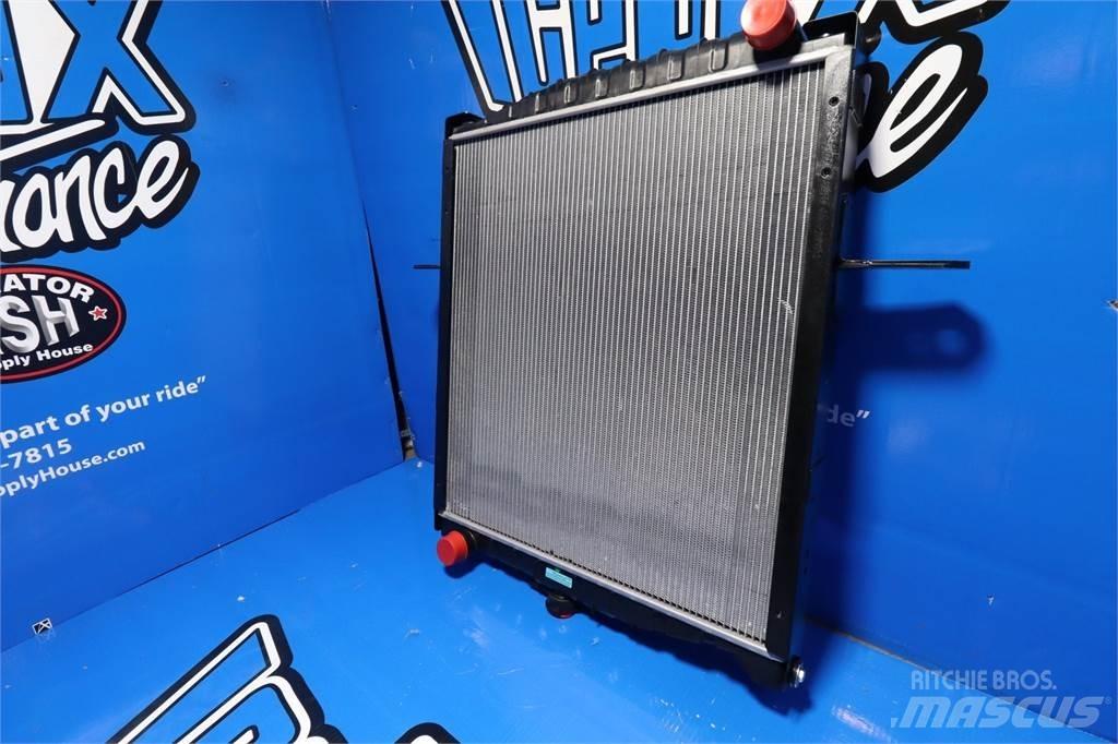 Nissan UD 散热器