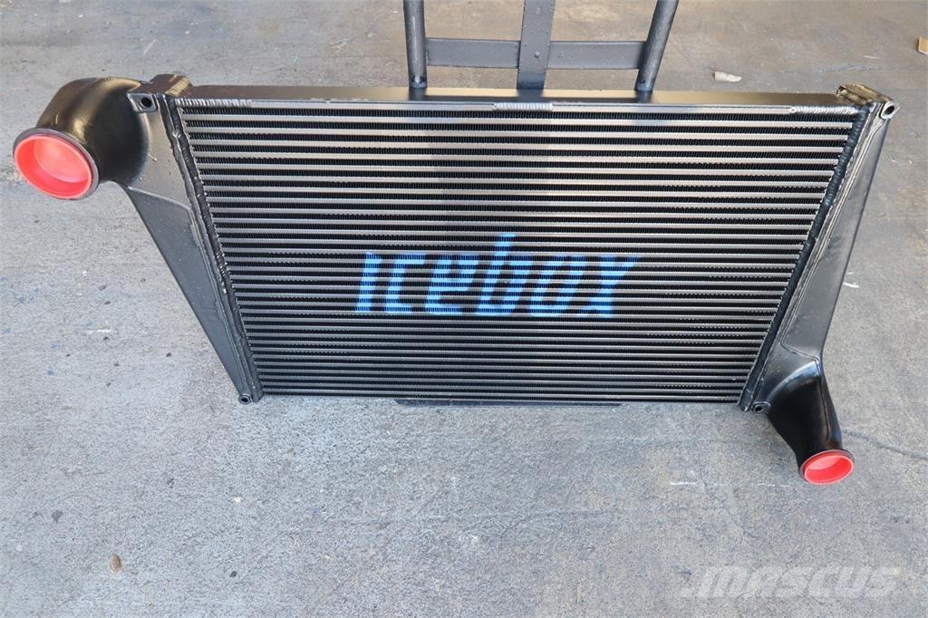 Volvo  散热器