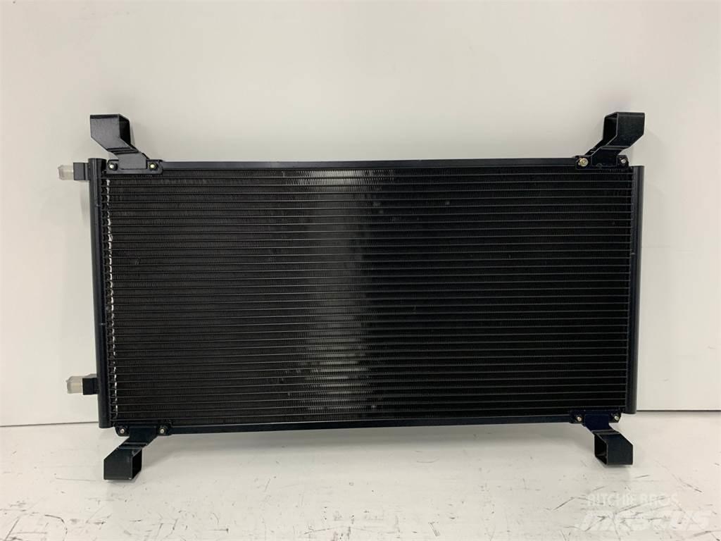 Volvo  散热器