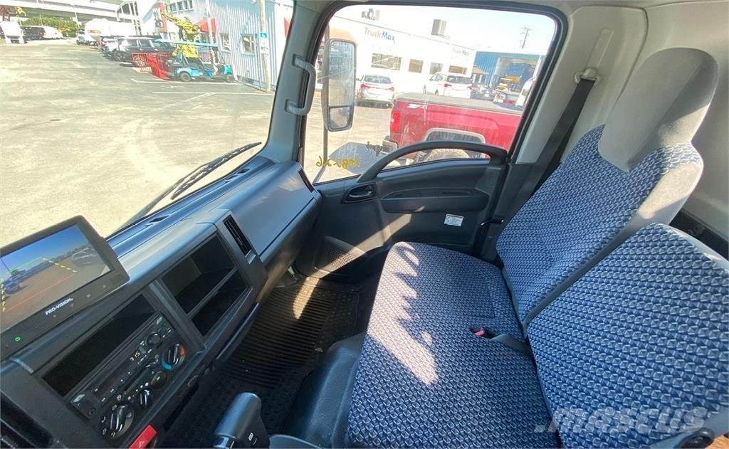 Isuzu NRR 垃圾车