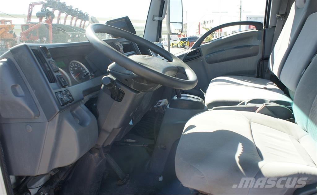 Isuzu NRR 垃圾车