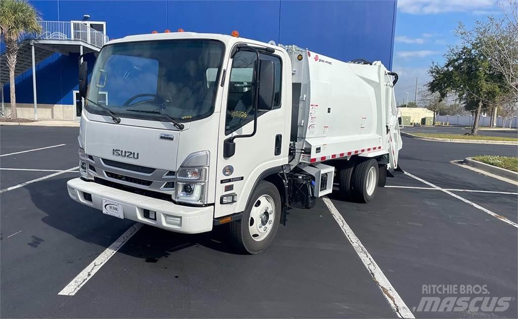 Isuzu NRR 垃圾车