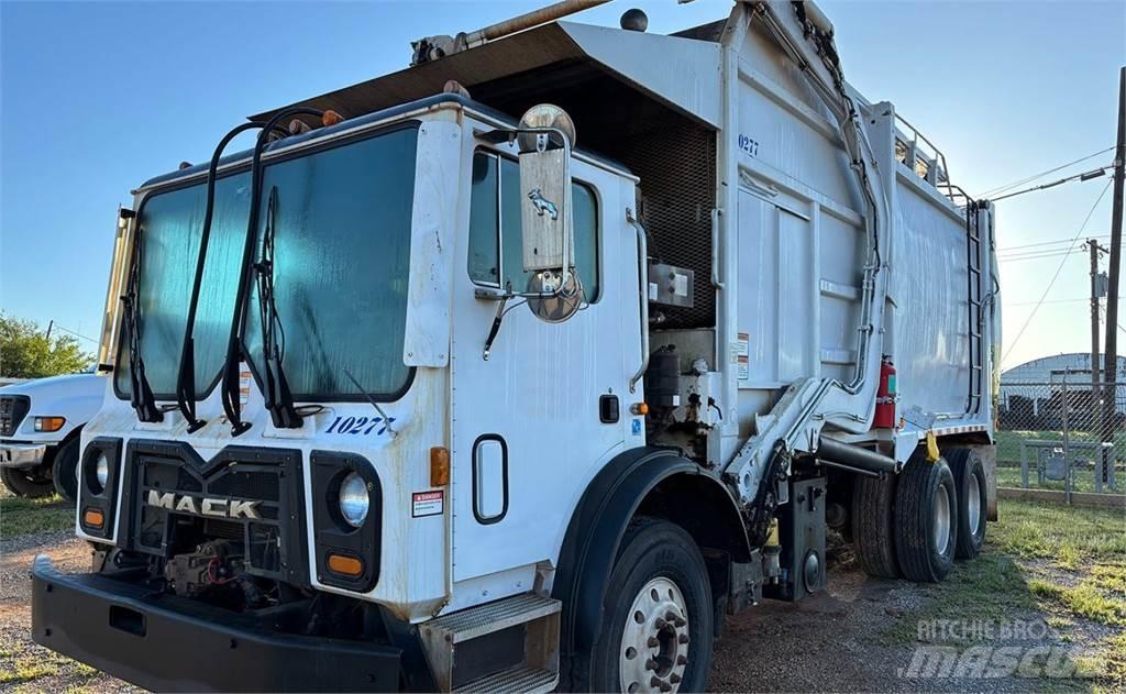Mack 600 垃圾车