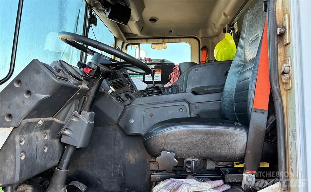 Mack 600 垃圾车